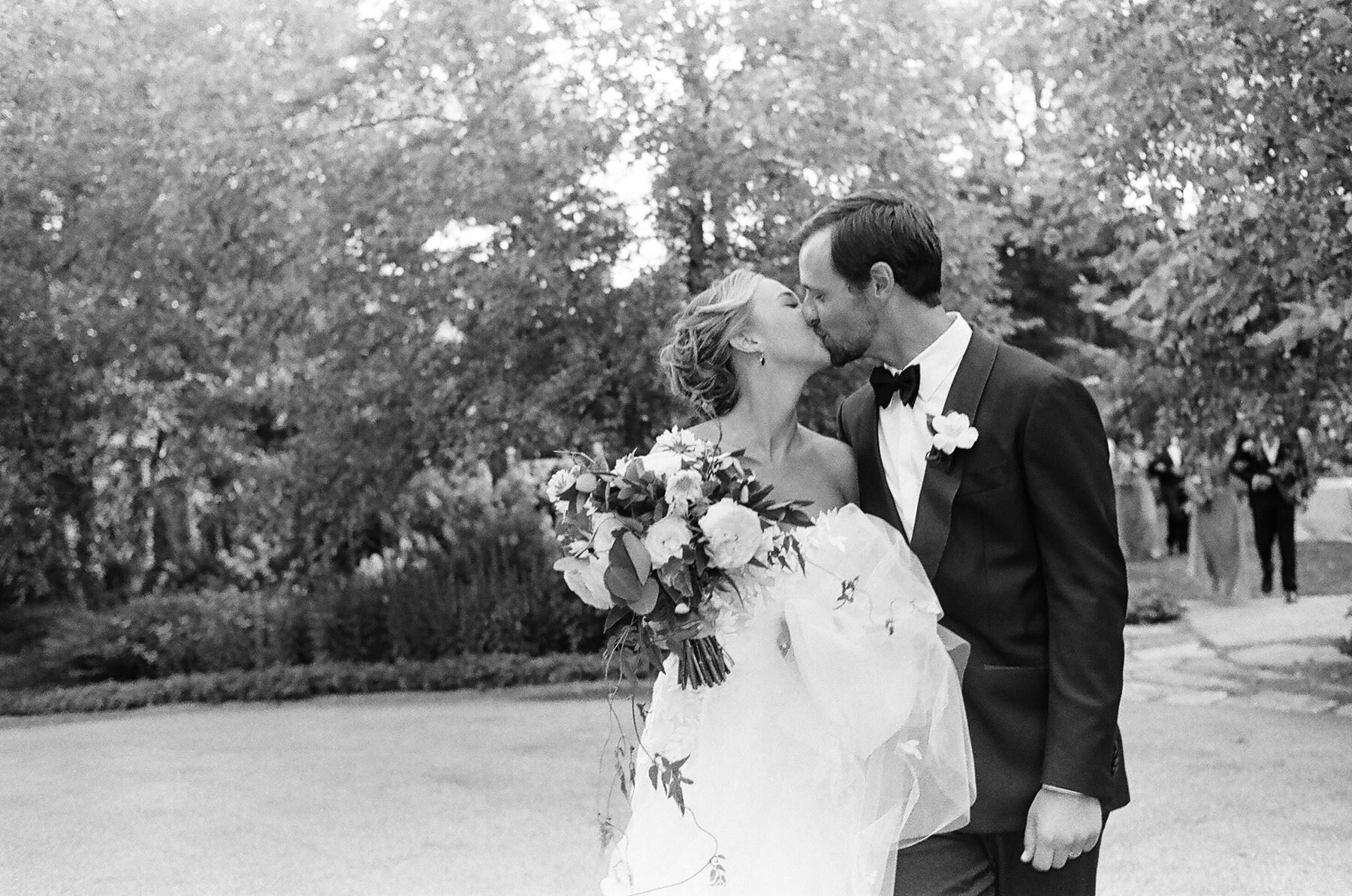 Liz Banfield Wedding Photographer Lake Geneva Wedding (22).JPG