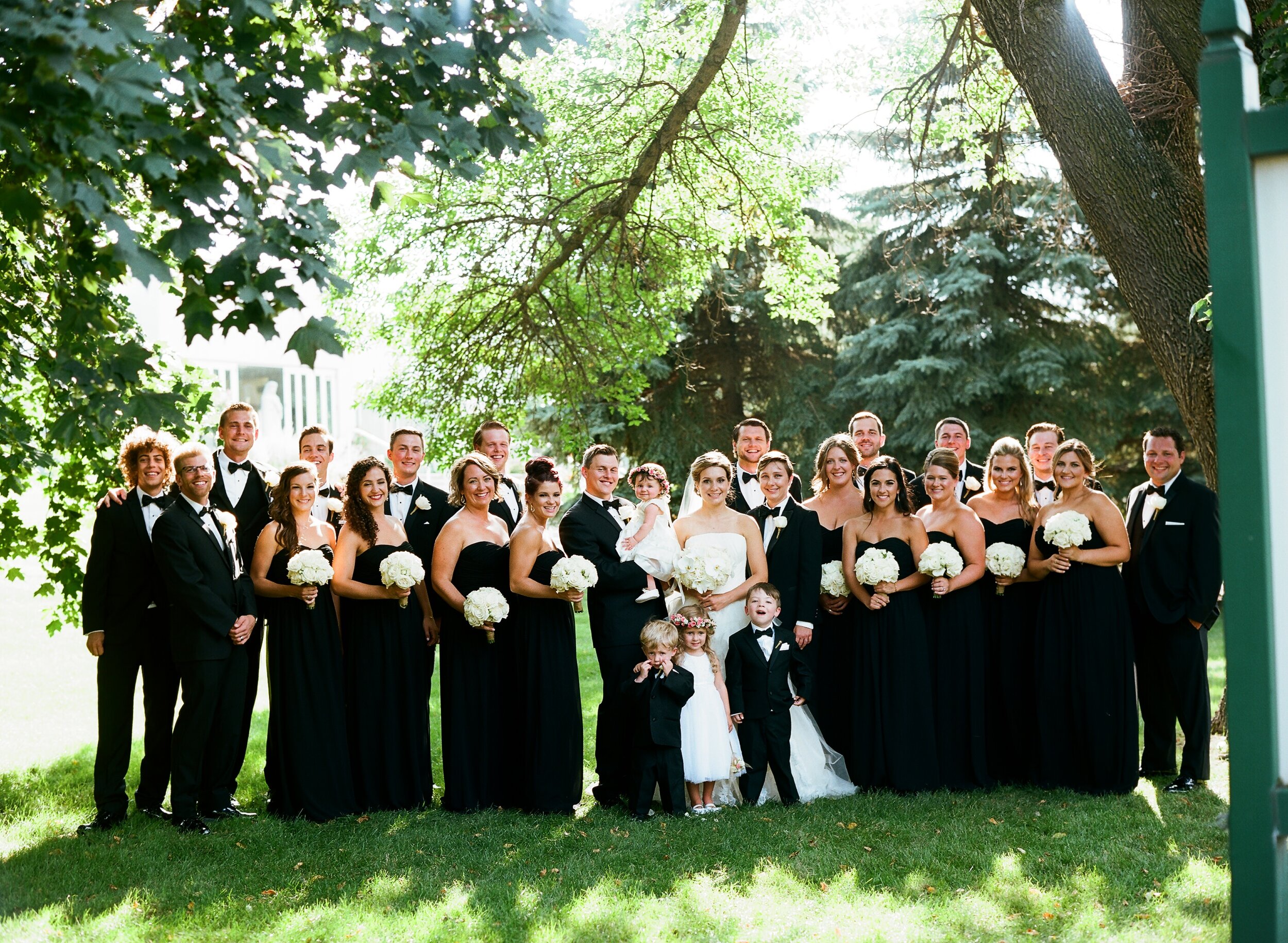 Radisson Blu Bloomington Liz Banfield Photography Minneapolis Wedding Photographer (17).JPG