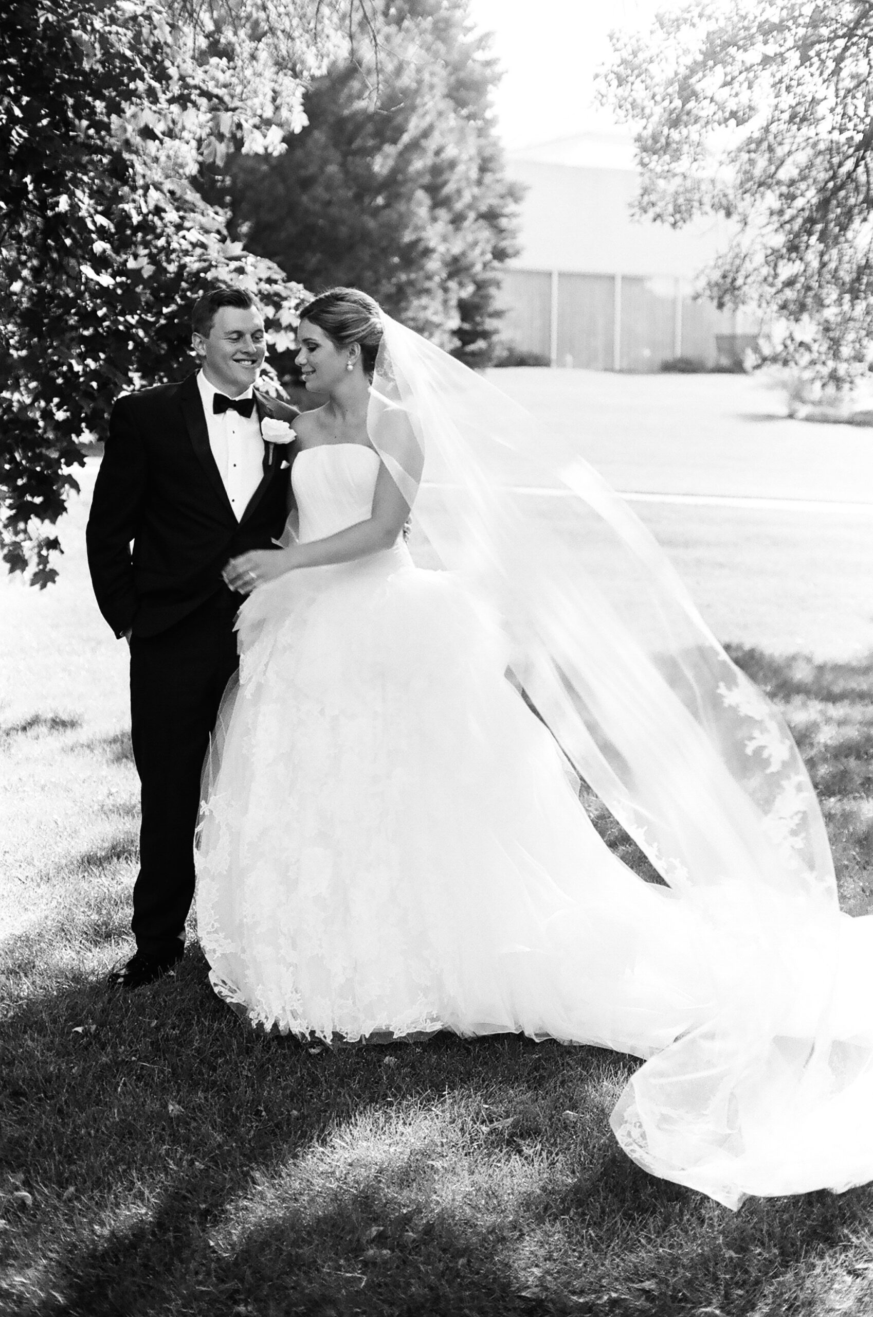 Radisson Blu Bloomington Liz Banfield Photography Minneapolis Wedding Photographer (6).JPG