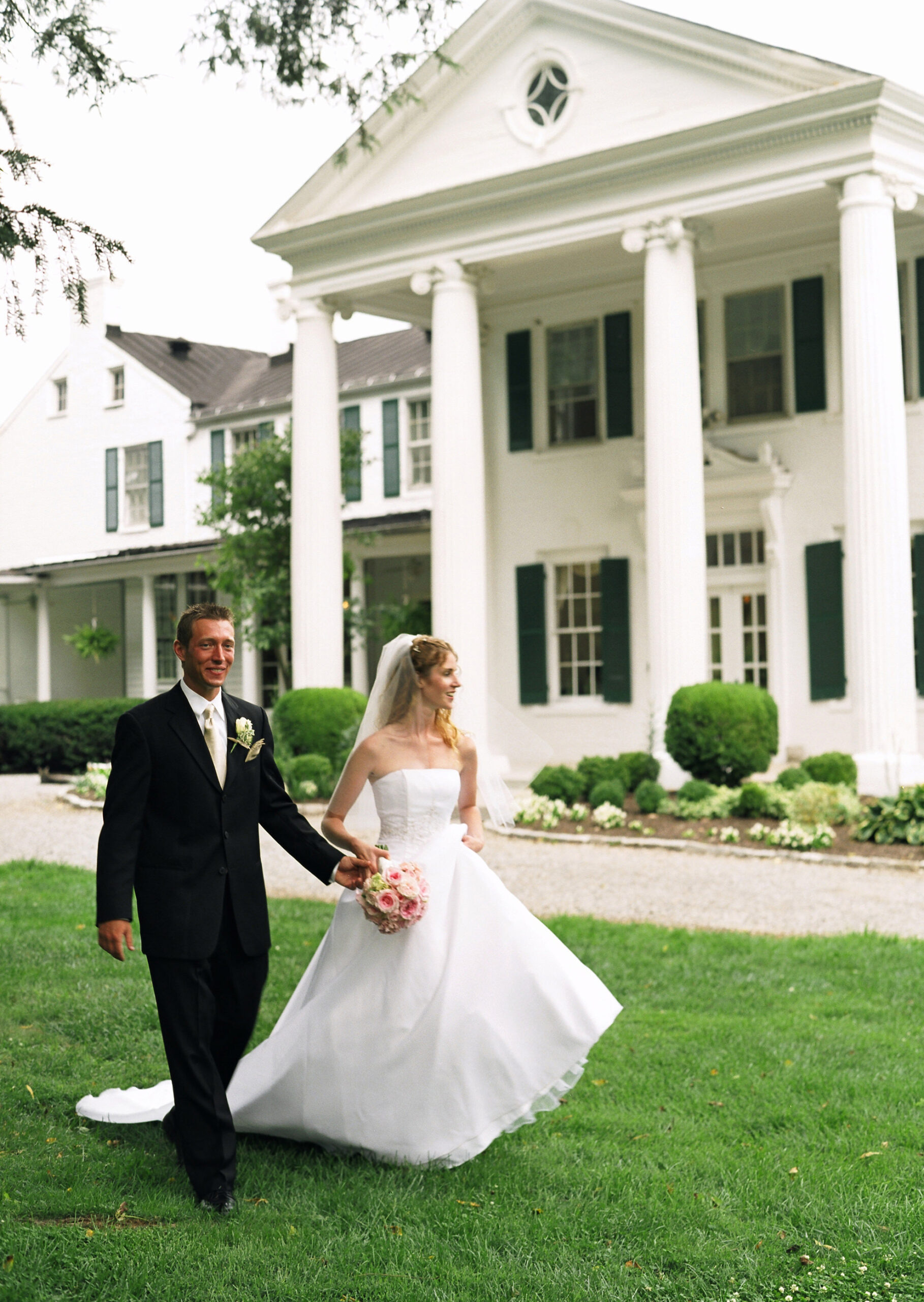 Whitehall Manor Wedding Liz Banfield Photography Bluemont Virginia (6).JPG