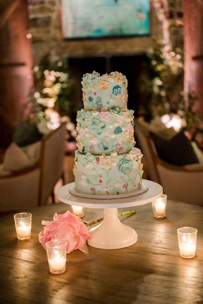 sophisticated-destination-wedding-blackberry-farm-Liz-Banfield-country-tennessee-details-beautiful-quiet-luxury-mindy-rice-floral-jennifer-laraia-monique-lhuillier-cake