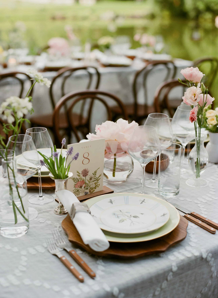 sophisticated-destination-wedding-blackberry-farm-Liz-Banfield-country-tennessee-details-beautiful-quiet-luxury-mindy-rice-floral