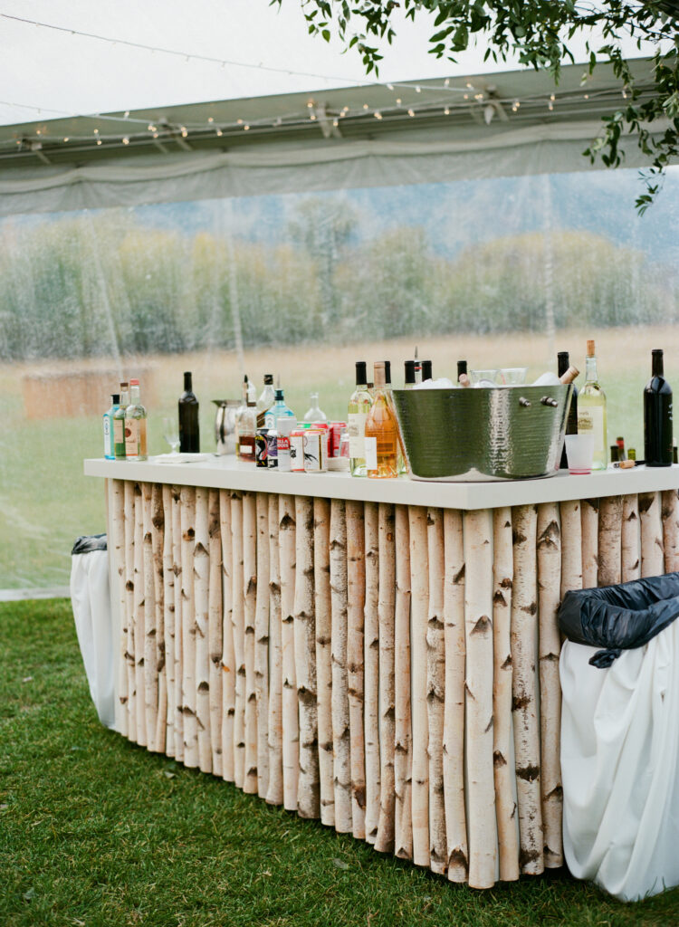 cocktail-bar-under-tent-for-tented-wedding
