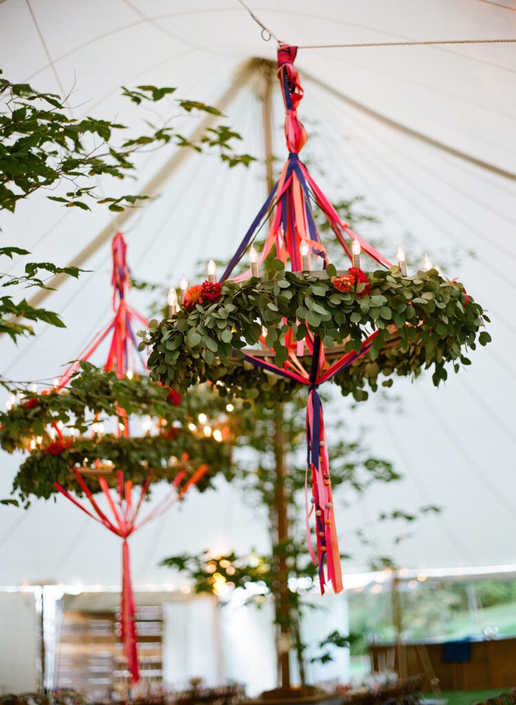 hanging-chandeliers-in-large-wedding-tent-lix-banfield