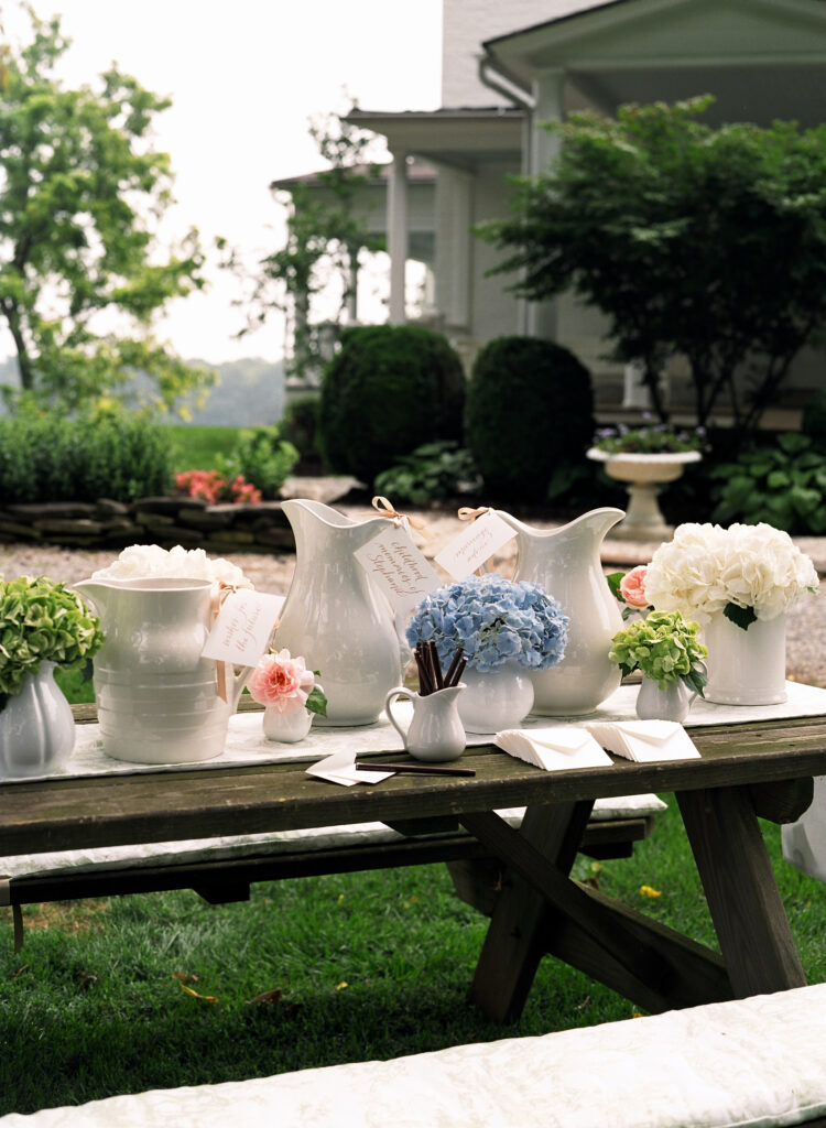 vase-arrangement-for-outdoorr-wedding-reception